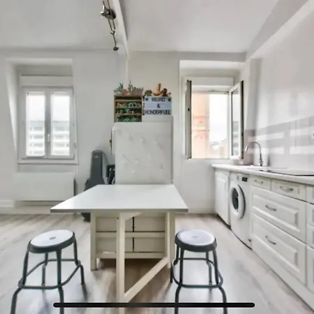 Bright - Eiffel Tower View Apartment Paris
